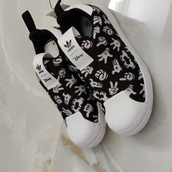 Adidas so cute Mickey mouse sneakers - Picture 4 of 6